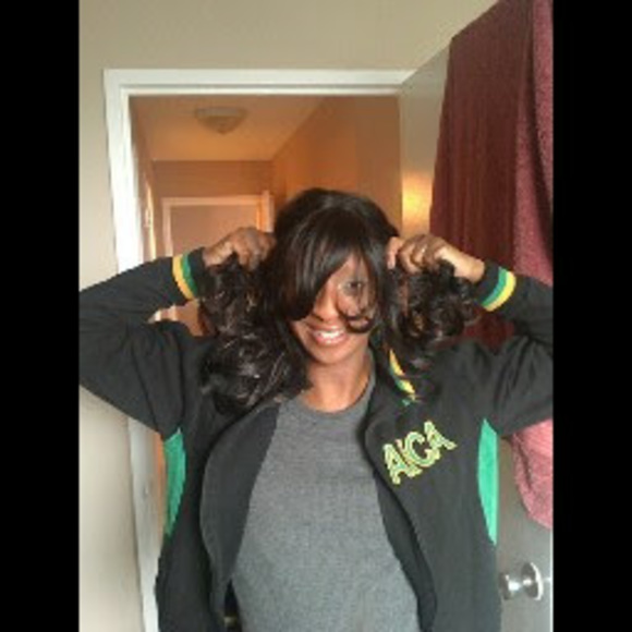 Meet your Posher, April - Picture 1 of 1